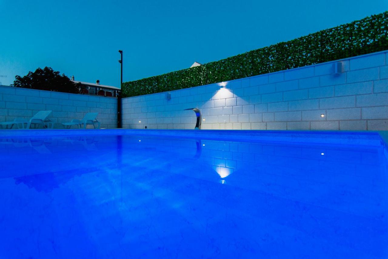 Villa Aurora Kaštela エクステリア 写真
