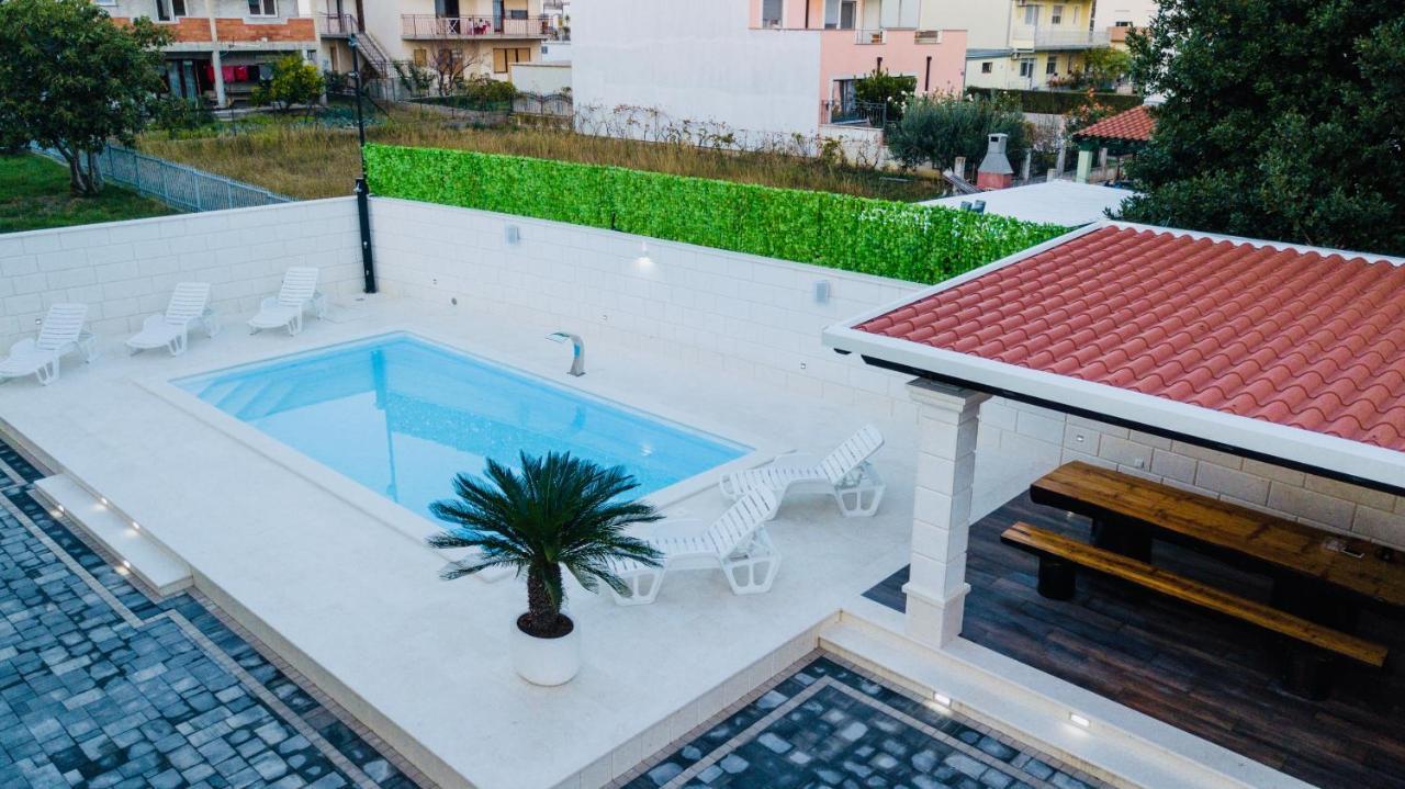Villa Aurora Kaštela エクステリア 写真