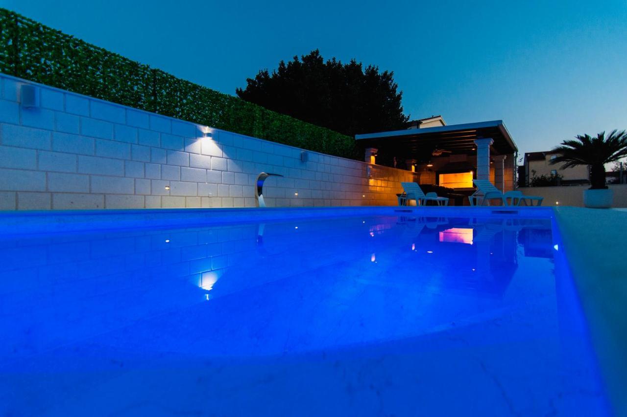 Villa Aurora Kaštela エクステリア 写真