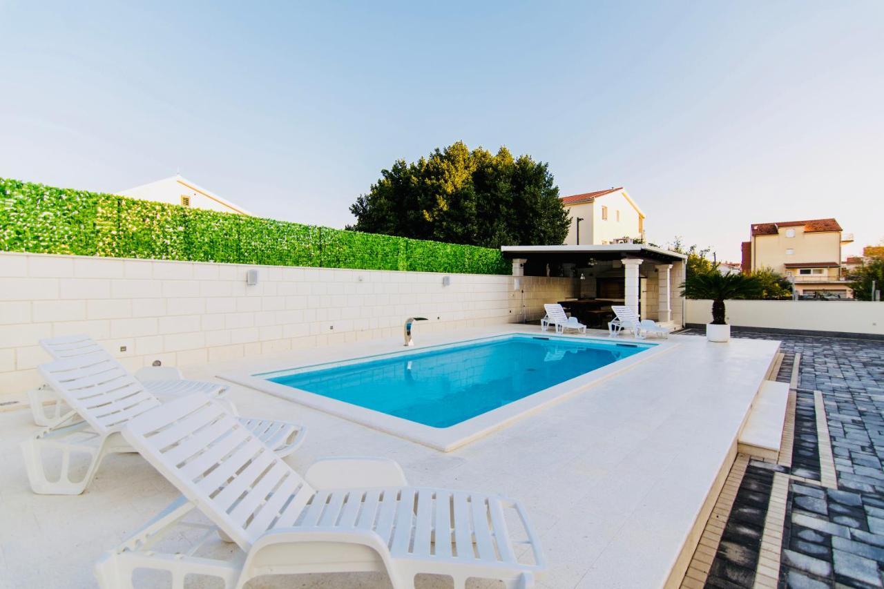 Villa Aurora Kaštela エクステリア 写真