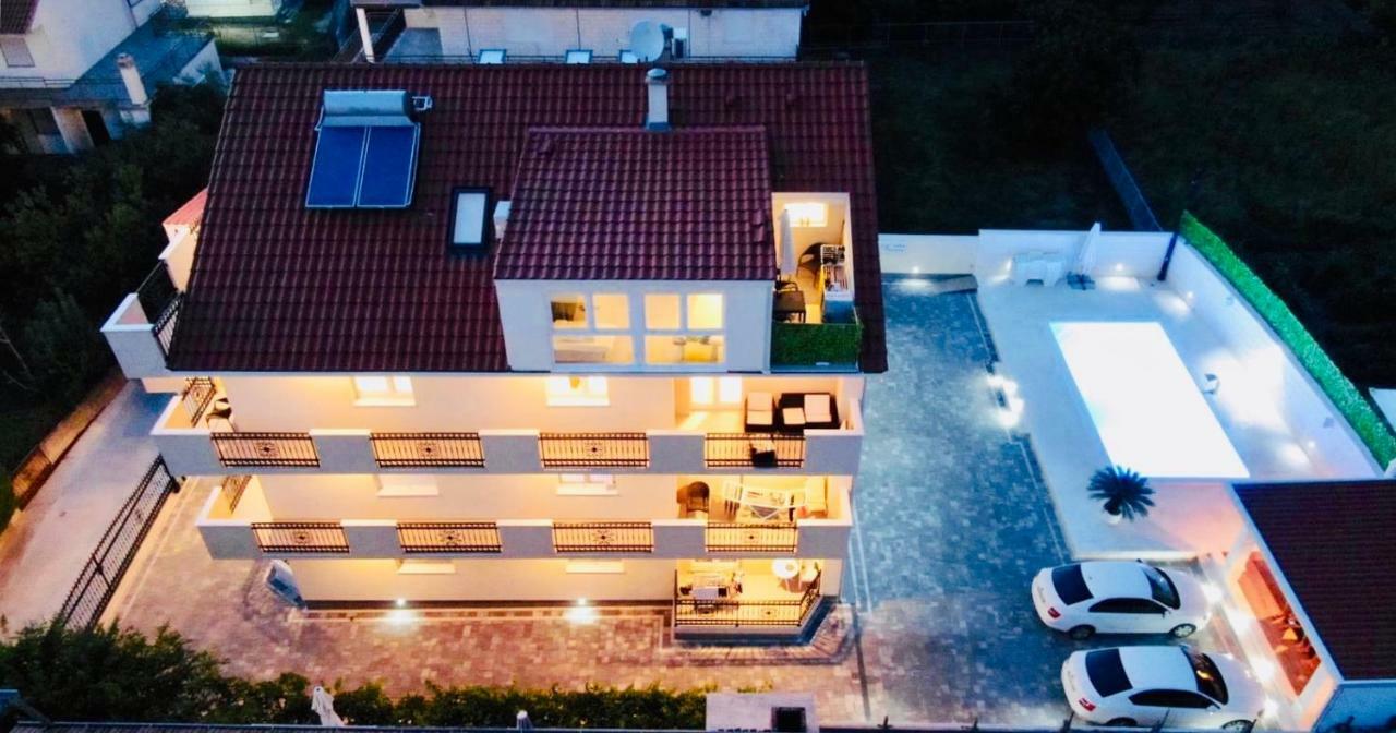 Villa Aurora Kaštela エクステリア 写真